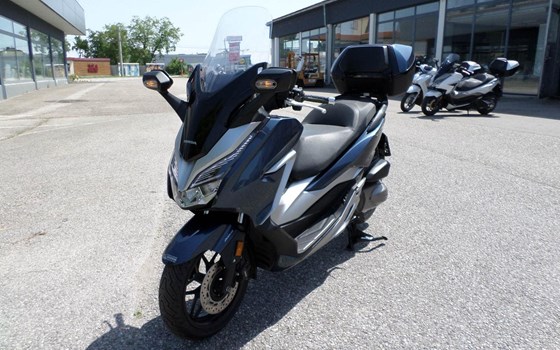Gebrauchtmotorrad Honda Forza 300 - Bild 8