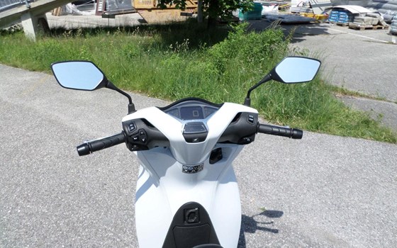 Gebrauchtmotorrad Honda SH125i - Bild 10