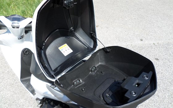 Gebrauchtmotorrad Honda SH125i - Bild 13