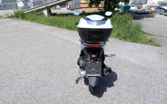 Gebrauchtmotorrad Honda SH125i - Bild 4