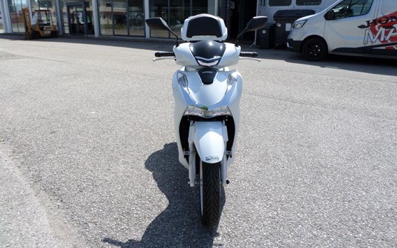 Gebrauchtmotorrad Honda SH125i - Bild 9
