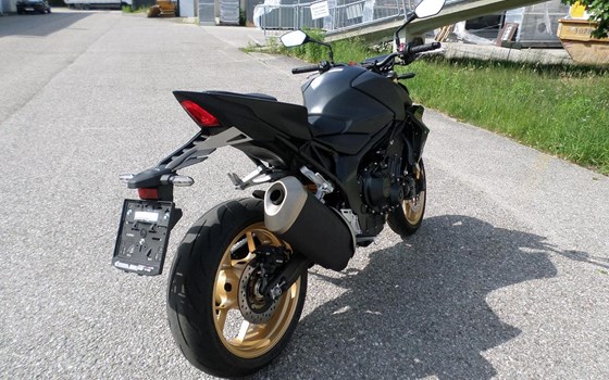Gebrauchtmotorrad Honda CB1000 Hornet SP - Bild 3