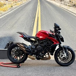 GEBRAUCHTFAHRZEUG MV Agusta Dragster 800 Rosso