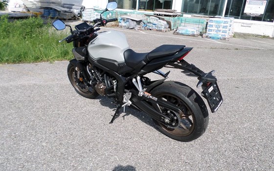 Gebrauchtmotorrad Honda CB650R E-Clutch - Bild 6