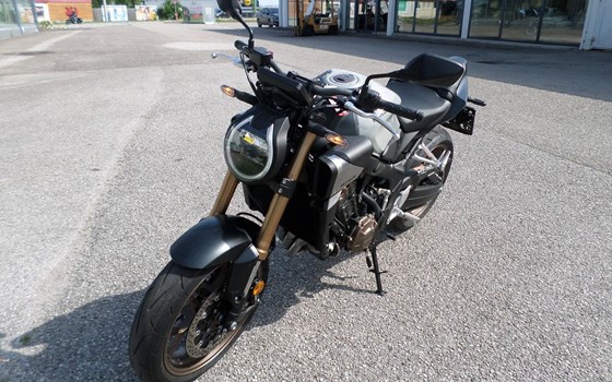 Gebrauchtmotorrad Honda CB650R E-Clutch - Bild 8