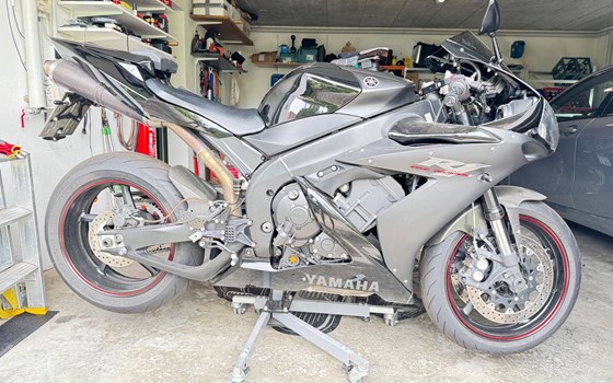 Gebrauchtmotorrad Yamaha R1 - Bild 1