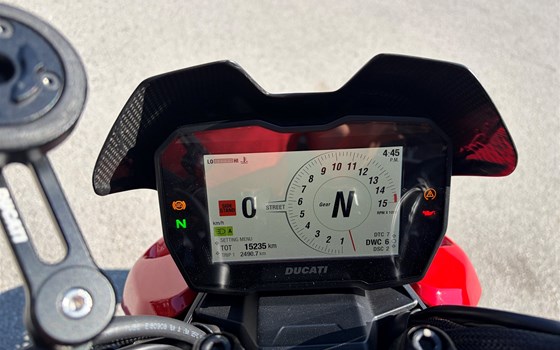 Gebrauchtmotorrad Ducati Streetfighter V4 - Bild 4