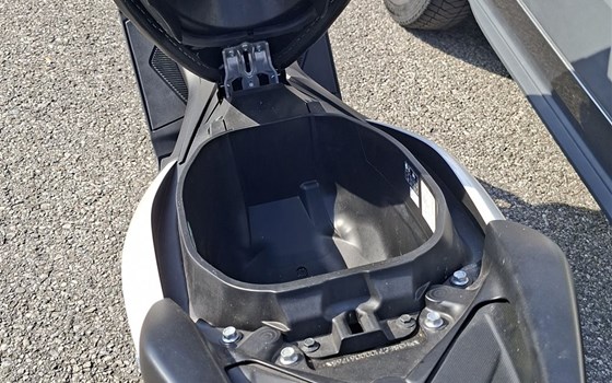 Gebrauchtmotorrad Yamaha NMAX 125 - Bild 4