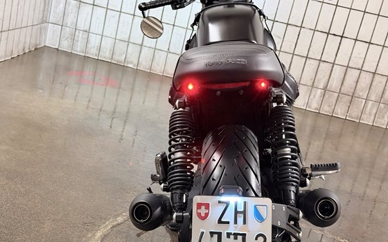 Motorrad Occasion Moto Guzzi V7 Stone - Bild 4