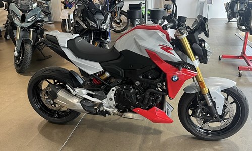 BMW F 900 R