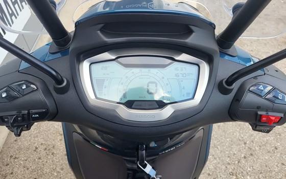 Gebrauchtmotorrad Piaggio Beverly 400 - Bild 4