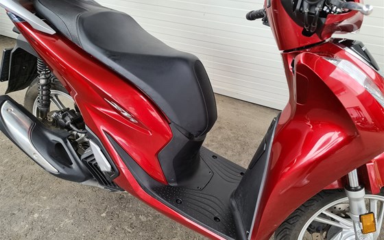 Gebrauchtmotorrad Honda SH125i - Bild 4