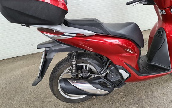 Gebrauchtmotorrad Honda SH125i - Bild 5