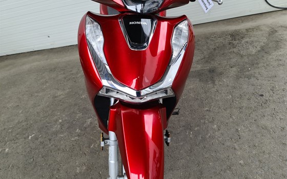 Gebrauchtmotorrad Honda SH125i - Bild 8