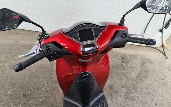 Gebrauchtmotorrad Honda SH125i - Bild 11