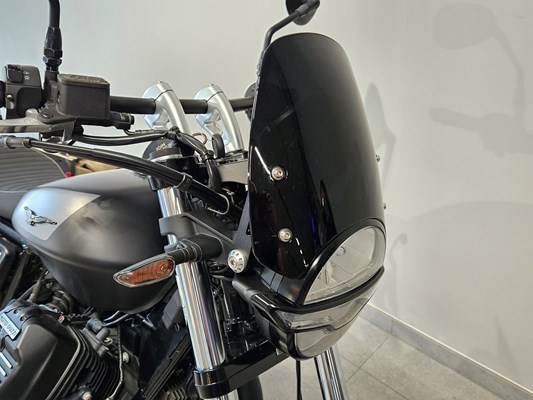 Moto Guzzi V9 Bobber (schwarz) - Bild 5