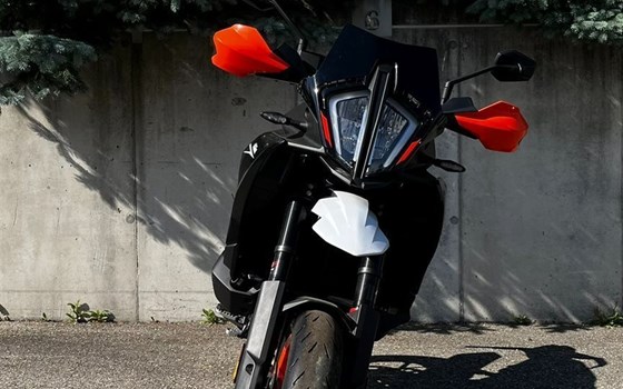 Gebrauchtmotorrad KTM 890 SMT - Bild 2