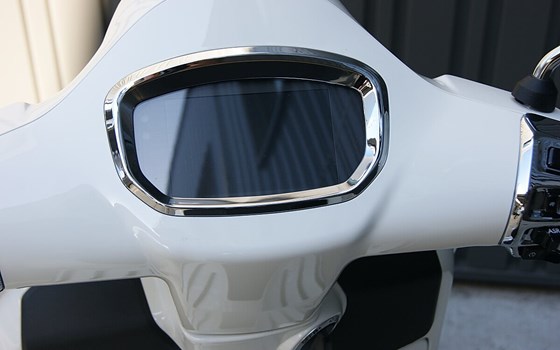 Neufahrzeug Vespa GTS 125ie Super Tech - Bild 11