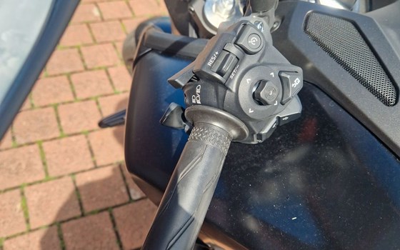 Gebrauchtmotorrad Yamaha MT-09 Y-AMT 35kW - Bild 10