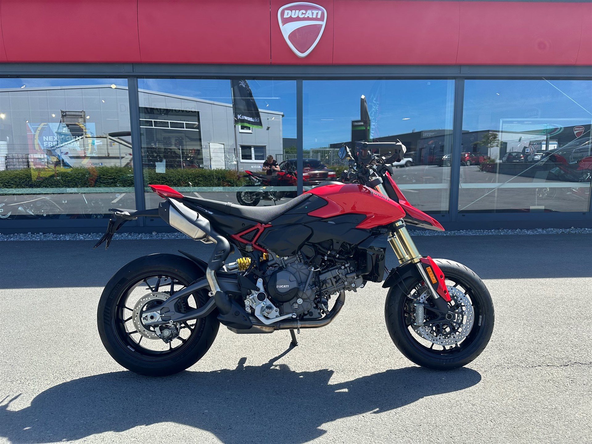 Ducati Hypermotard V2