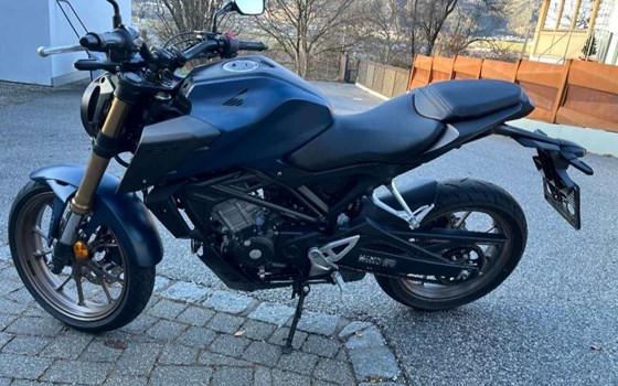 Gebrauchtmotorrad Honda CB125R - Bild 1