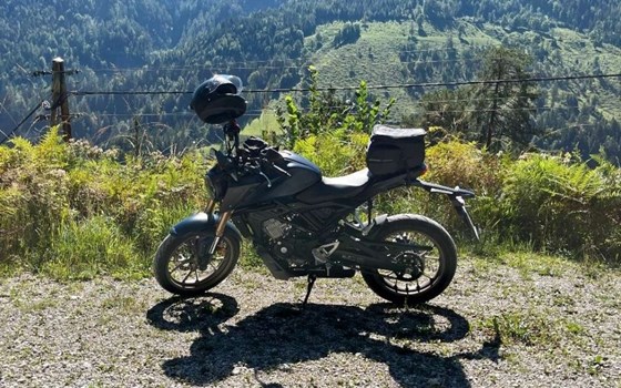 Gebrauchtmotorrad Honda CB125R - Bild 2