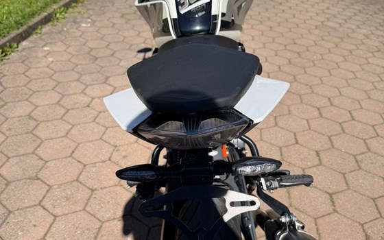 Gebrauchtmotorrad KTM 390 Duke - Bild 3