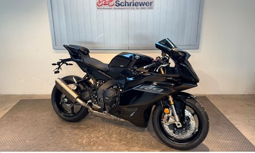 Yamaha R9