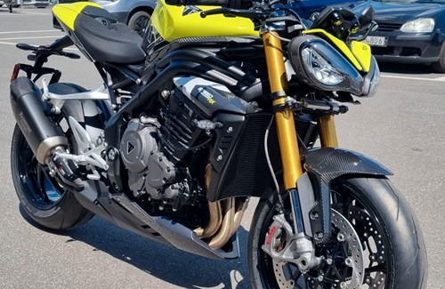 Gebrauchtmotorrad Triumph Speed Triple 1200 RX