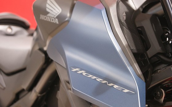 Neufahrzeug Honda CB750 Hornet E-Clutch - Bild 2