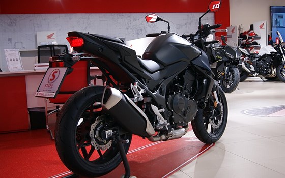 Neufahrzeug Honda CB750 Hornet E-Clutch - Bild 4
