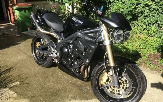 Gebrauchtmotorrad Triumph Street Triple - Bild 1