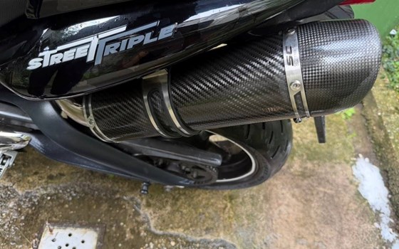 Gebrauchtmotorrad Triumph Street Triple - Bild 4