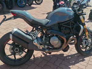 Ducati Monster 1200 S