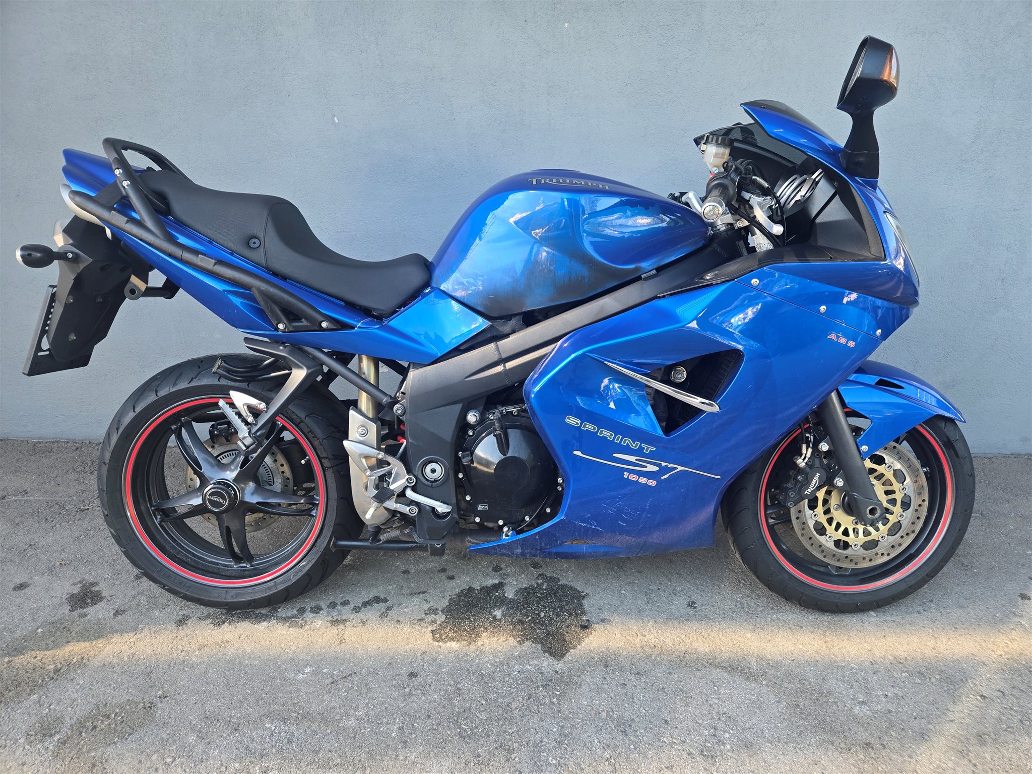 Triumph Sprint ST 1050