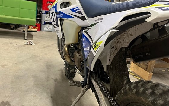 Gebrauchtmotorrad Husqvarna TE 250i - Bild 2