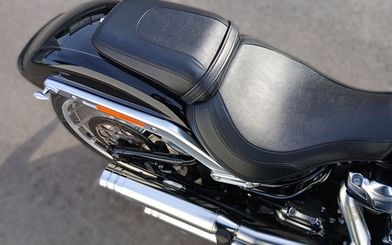 Gebrauchtmotorrad Harley-Davidson Softail Fat Boy 114 FLFBS - Bild 11