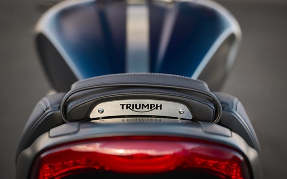 Motorrad Occasion Triumph Rocket 3 Storm R - Bild 2