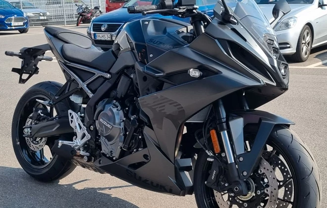 Suzuki GSX-8R