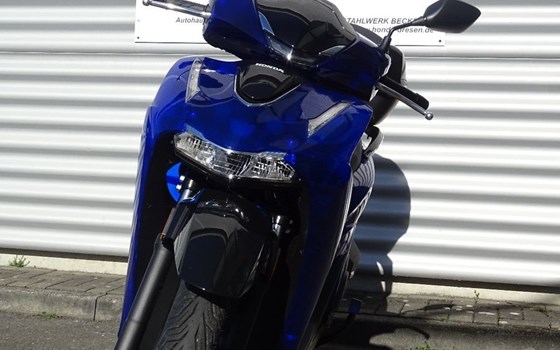 Gebrauchtmotorrad Honda SH125i - Bild 2