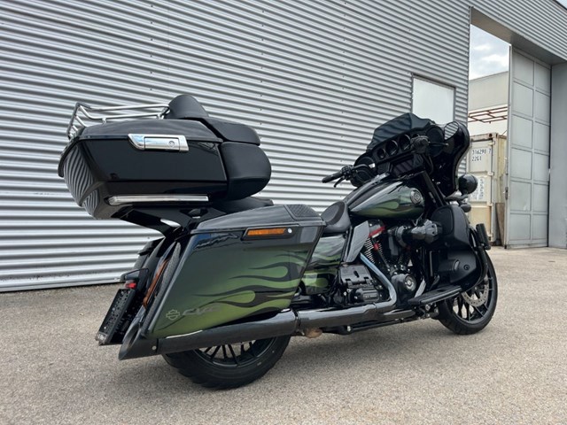 Harley-Davidson CVO Street Glide FLHXSE (grün) - Bild 10