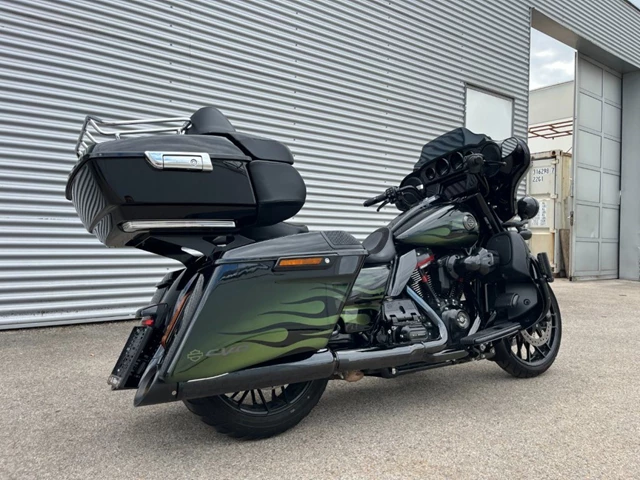 Harley-Davidson CVO Street Glide FLHXSE (grün) - Bild 10