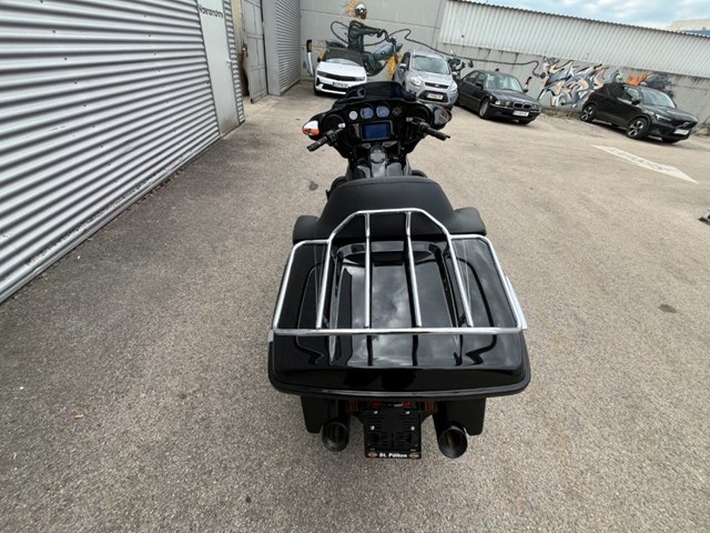 Harley-Davidson CVO Street Glide FLHXSE (grün) - Bild 11