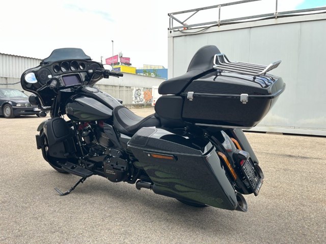 Harley-Davidson CVO Street Glide FLHXSE (grün) - Bild 12