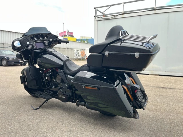 Harley-Davidson CVO Street Glide FLHXSE (grün) - Bild 12