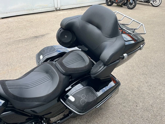 Harley-Davidson CVO Street Glide FLHXSE (grün) - Bild 14