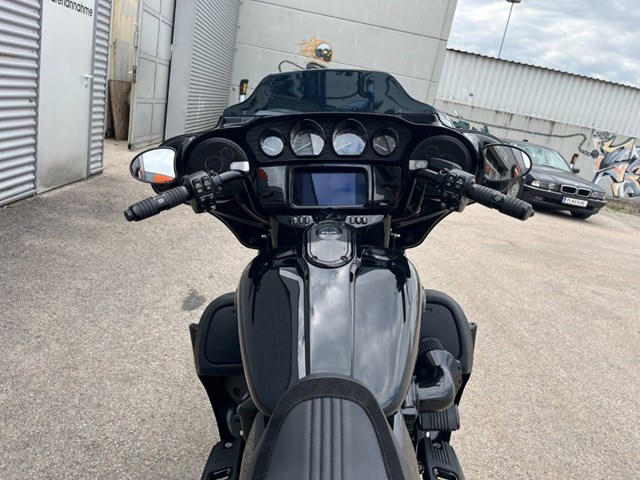 Harley-Davidson CVO Street Glide FLHXSE (grün) - Bild 15
