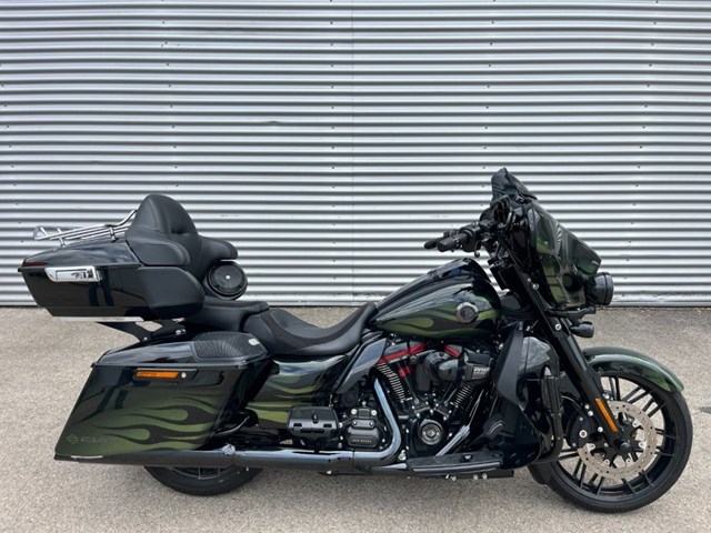 Harley-Davidson CVO Street Glide FLHXSE (grün) - Bild 3