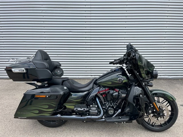 Harley-Davidson CVO Street Glide FLHXSE (grün) - Bild 3