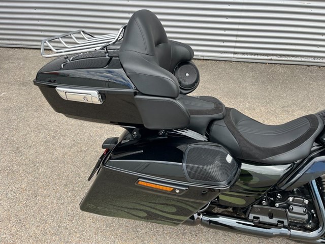 Harley-Davidson CVO Street Glide FLHXSE (grün) - Bild 8